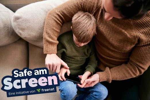 Das Smartphone als Babysitter – Notlösung oder neue Normalität?  Neue Elterninitiative beleuchtet digitale Erziehungsrealität mit Umfrage